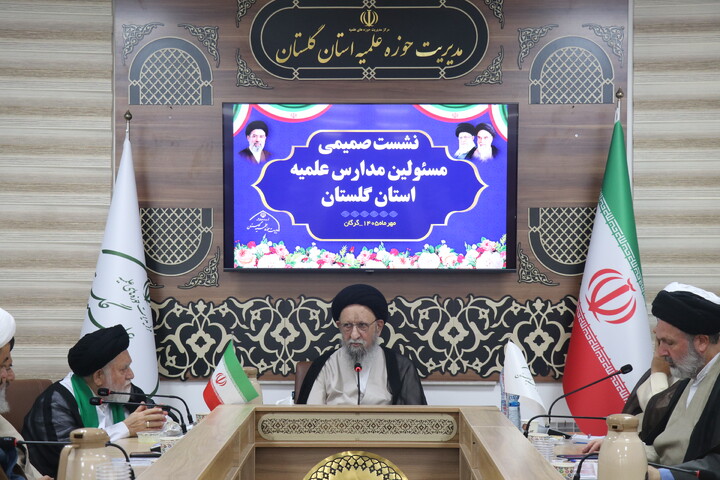 ارتباط پدرانه اساتید با طلاب در جذب و ماندگاری آنان مؤثر است
