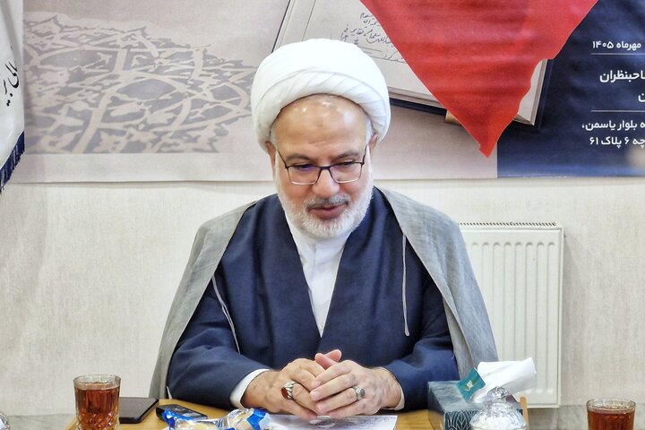 تصاویر/ مراسم رونمایی از تقریظ مدیر محترم حوزه‌های علمیه آیت‌الله اعرافی بر کتاب تربیت معلم مبلغ تراز