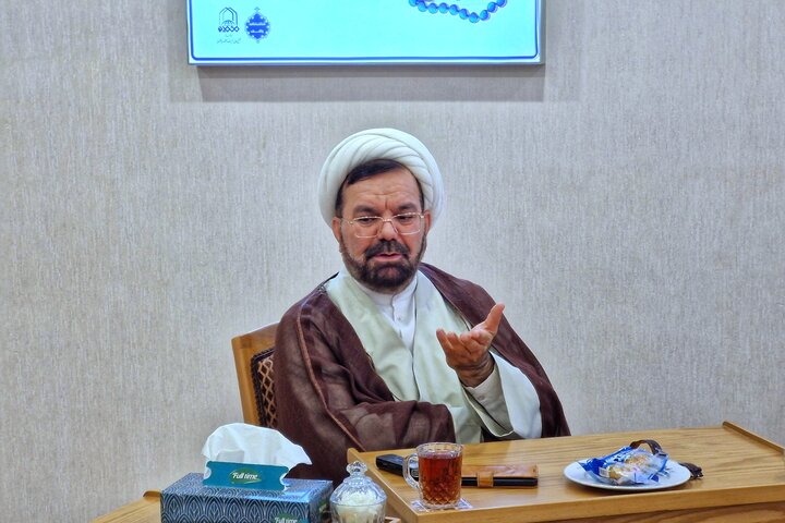 تصاویر/ مراسم رونمایی از تقریظ مدیر محترم حوزه‌های علمیه آیت‌الله اعرافی بر کتاب تربیت معلم مبلغ تراز