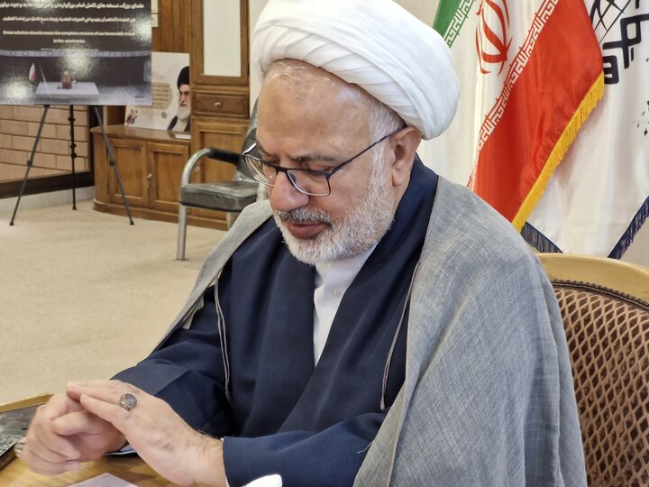 تصاویر/ مراسم رونمایی از تقریظ مدیر محترم حوزه‌های علمیه آیت‌الله اعرافی بر کتاب تربیت معلم مبلغ تراز