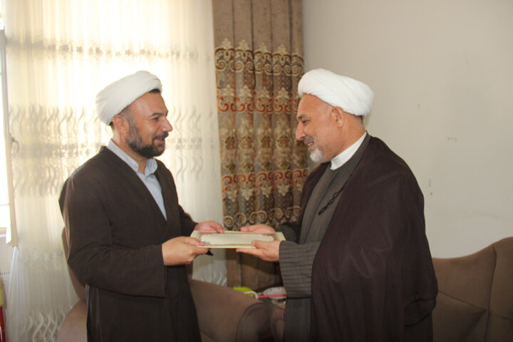 تصاویر / دیدار معاون تبلیغ و امور فرهنگی حوزه علمیه استان قزوین از مبلغین هجرت استان