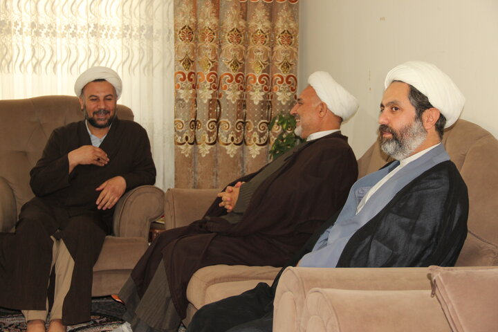 تصاویر / دیدار معاون تبلیغ و امور فرهنگی حوزه علمیه استان قزوین از مبلغین هجرت استان