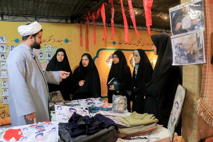 تصاویر| غرفه یادگار خاکی در نمایشگاه دفاع مقدس