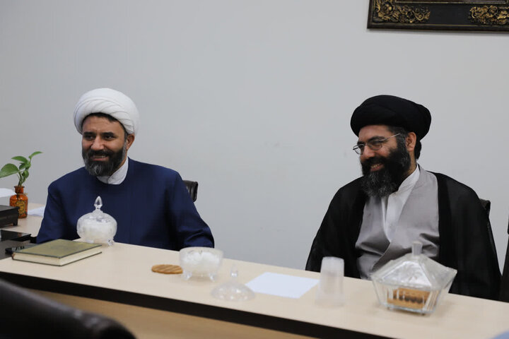 تصاویر/ دیدار امام جمعه شهرستان قروه با مدیر حوزه علمیه کردستان
