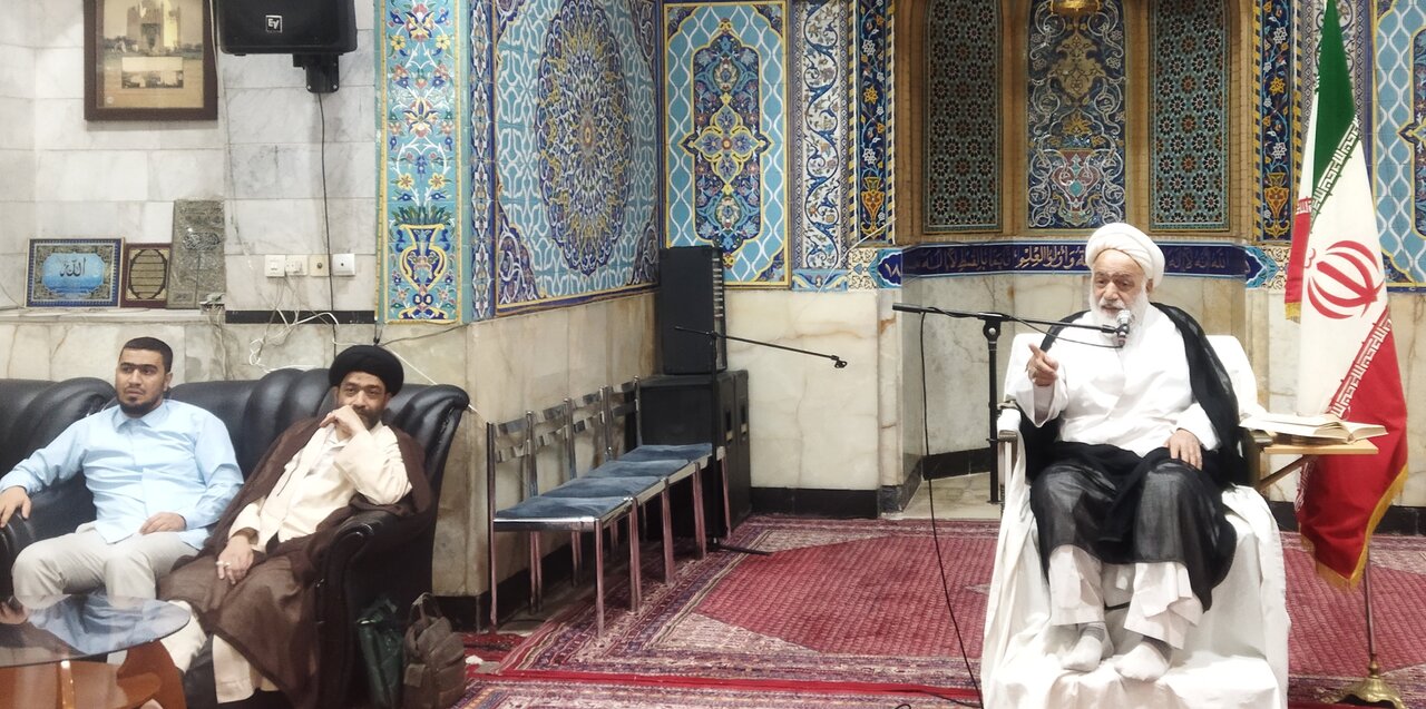 مقابله روحانیت با جنگ نرم دشمن با تأسی به روش تبلیغی حضرت زینب(س) انجام گیرد