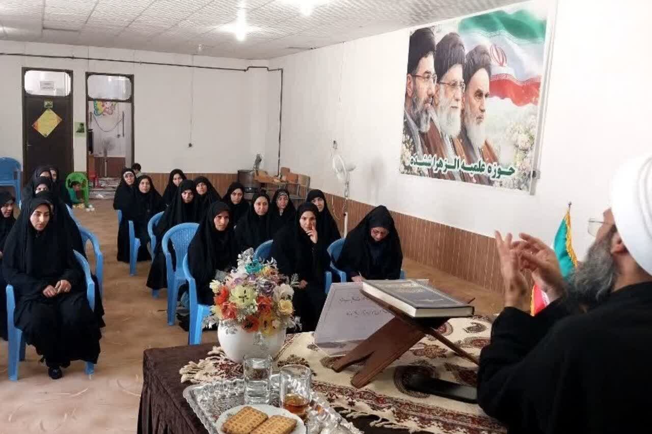 انقلاب اسلامی؛ انقلابی متمایز از غرب و شرق و منبعی برای شناخت استعمار و آمریکا