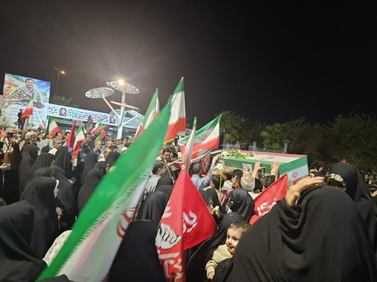 فیلم| سنگ تمام محله امامشهر یزد برای شهید محله
