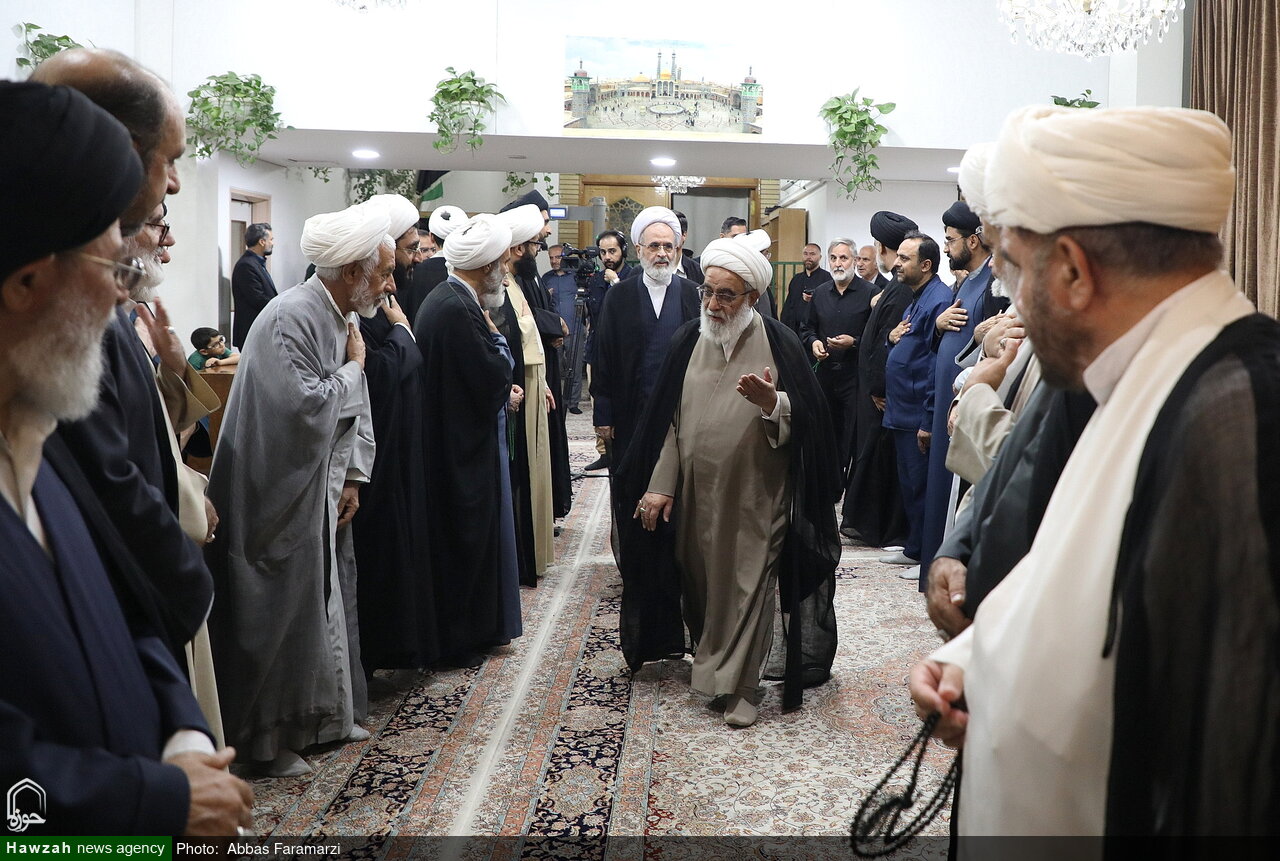 آية اللّه العظمى مكارم الشيرازيّ يقيم مجلسًا تأبينيًّا لتكريم آية اللّه العظمى الشبيريّ الزنجانيّ + فيديو وصور