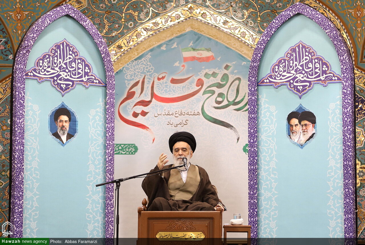 تکریم آیتالله العظمی شبیری(ره) از طرف آیتالله العظمی مکارمشیرازی / «فقها»؛ دژهای مستحکم صیانت از اسلام + عکس و فیلم
