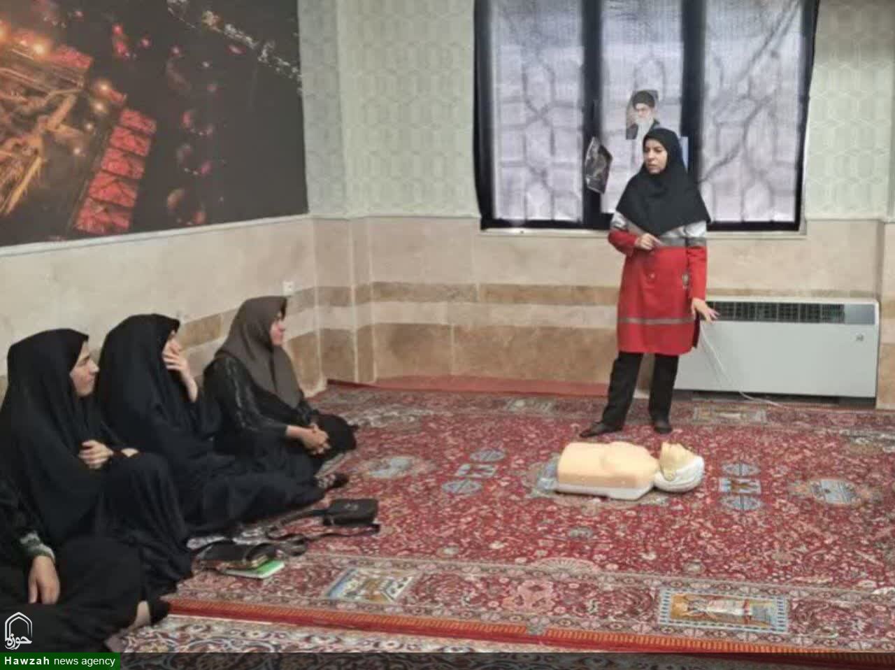 برگزاری کارگاه کمک های اولیه ویژه خواهران طلبه دلفانی