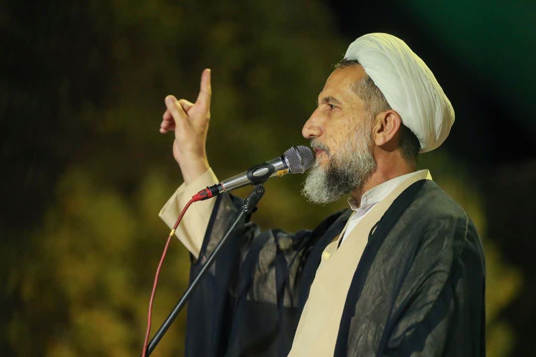 امام جمعه تکیه‌گاه معنوی و محل رجوع مردم در میانه سختی‌ها است