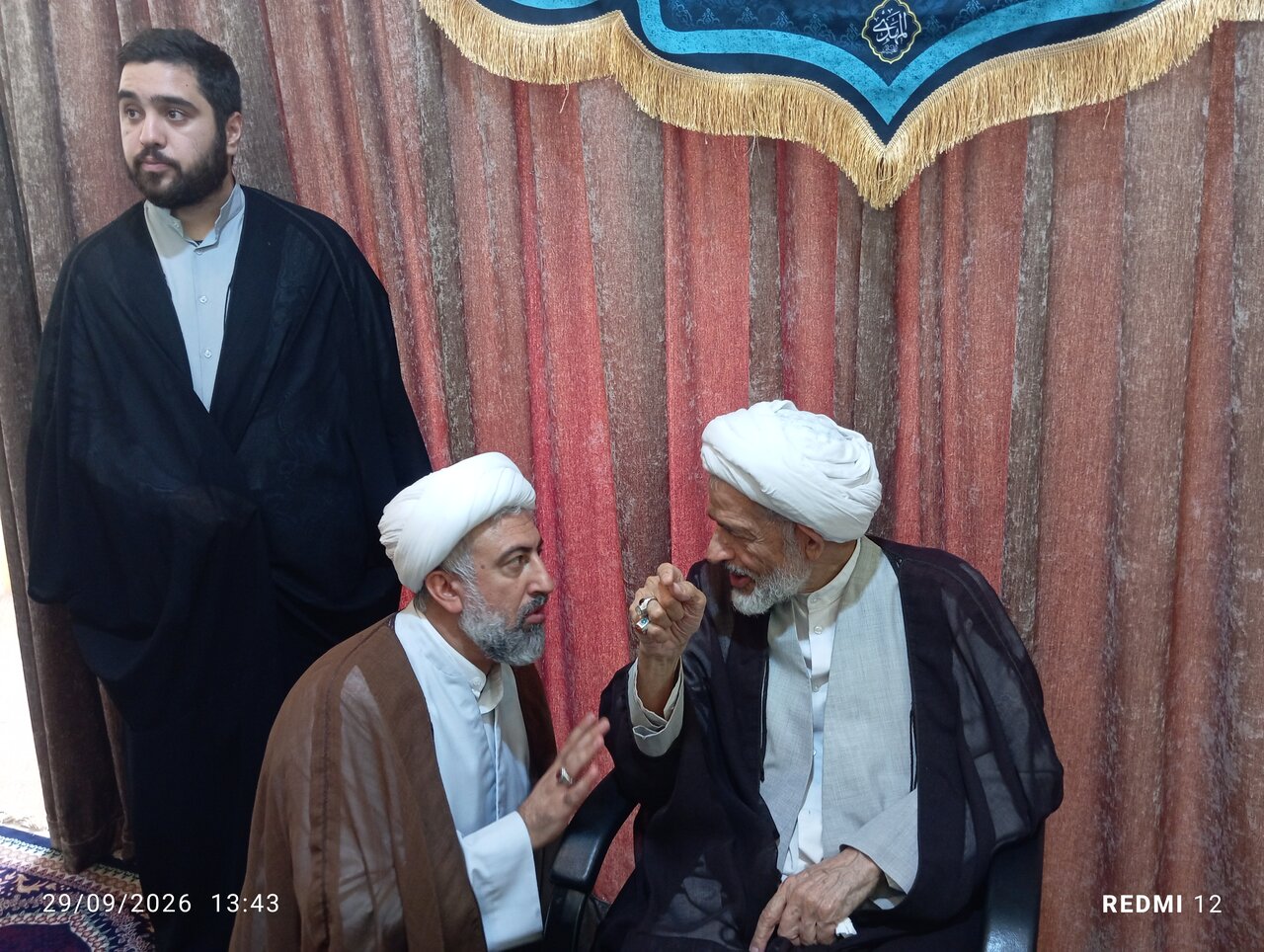 طلبه باید سرمایه عمر و ایمان خود را با مراقبت حفظ کند