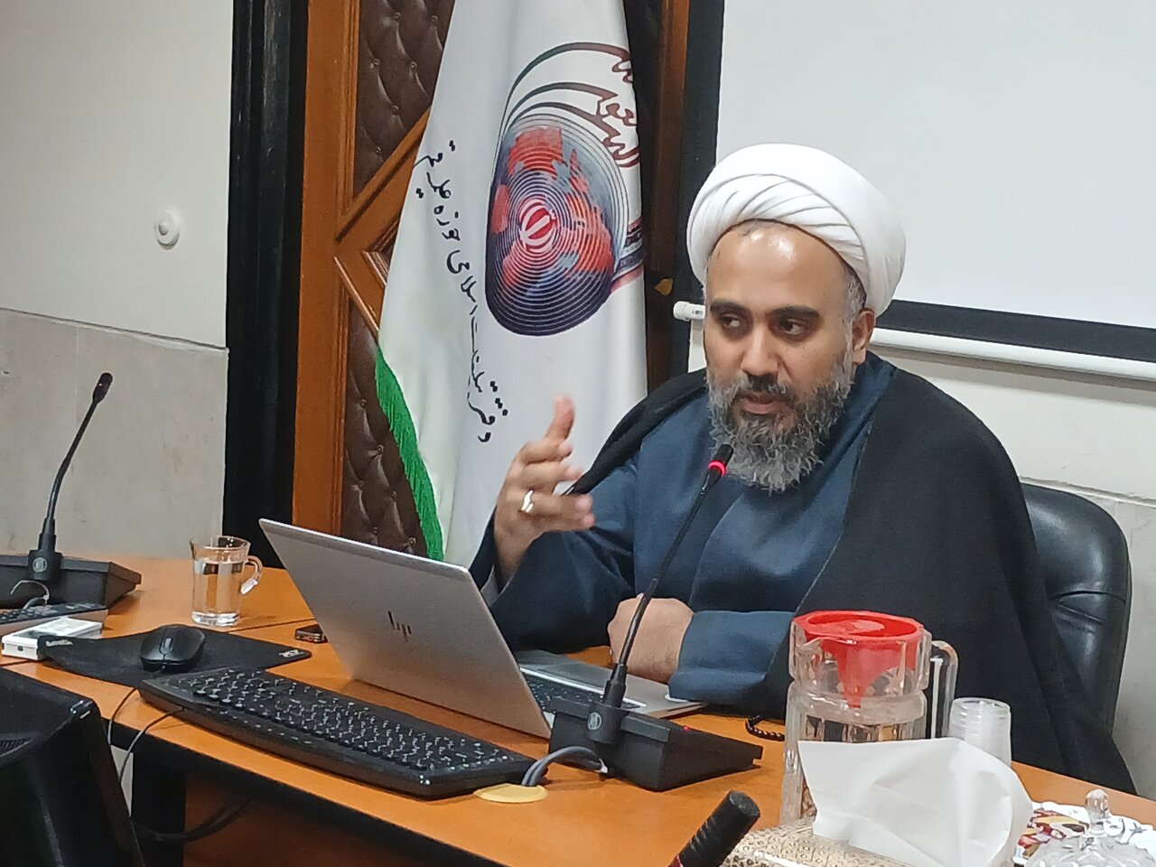 نشست از دفاع مقدس تا امروز؛ چگونه امید را زنده نگه داریم؟ نقش زنان در تاب‌آوری اجتماعی