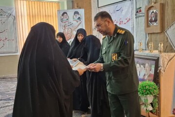 تجلیل از پژوهشگران برگزیده مقالات کوتاه‌نوشت با استاندارد سئو در مدرسه فاطمه‌الزهرا(س) داراب