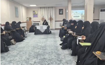 برگزاری نشست هم‌اندیشی اساتید و معاونان آموزش مدارس علمیه اهواز و کارون