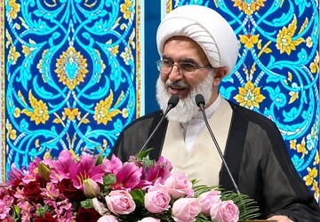 مسجد در مسیر تربیت مؤمن و ساخت جامعه اسلامی نقش دارد/ نماز جماعت؛ زمینه‌ساز پیوند عبادی و مسئولیت اجتماعی