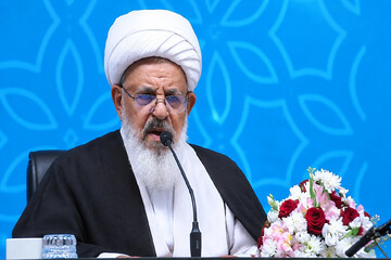 مبارزه امام خمینی(ره) بر پایه نماز، قرآن و معنویت استوار بود