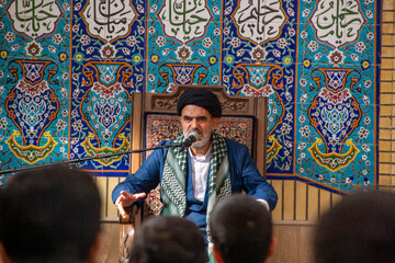 تصاویر/ روایتگری روحانیون جانباز در میان طلاب مدرسه علمیه صالحیه شهر کرمان