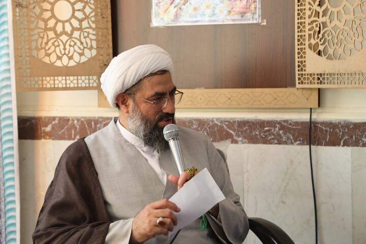 تصاویر / حضور امام جمعه همدان در جمع دانش‌آموزان