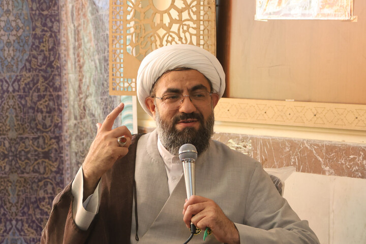 تصاویر / حضور امام جمعه همدان در جمع دانش‌آموزان