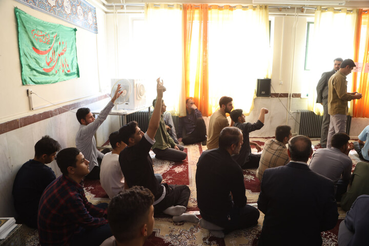 تصاویر / حضور امام جمعه همدان در جمع دانش‌آموزان