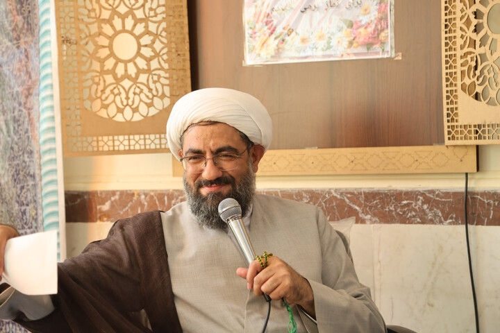 تصاویر / حضور امام جمعه همدان در جمع دانش‌آموزان