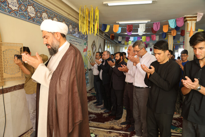 تصاویر / حضور امام جمعه همدان در جمع دانش‌آموزان