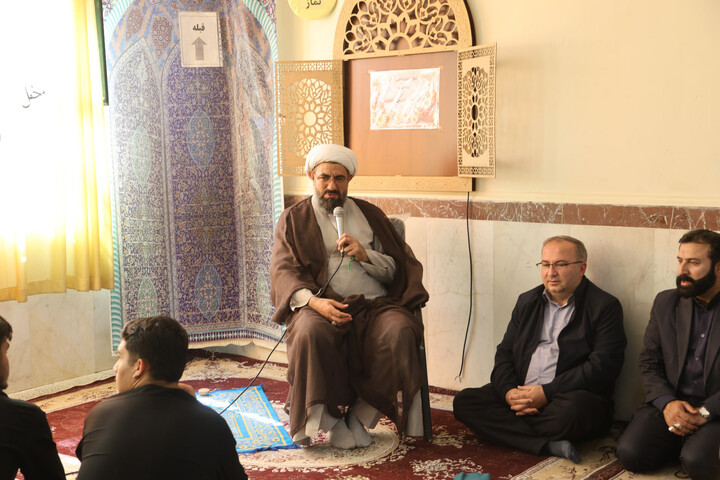 تصاویر / حضور امام جمعه همدان در جمع دانش‌آموزان