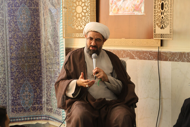 تصاویر / حضور امام جمعه همدان در جمع دانش‌آموزان