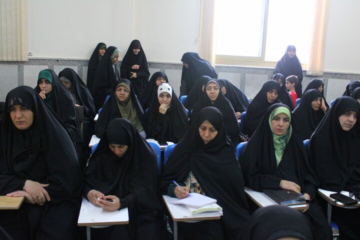 تصاویر/ نشست تبینی عفاف و حجاب در شهر کرمان