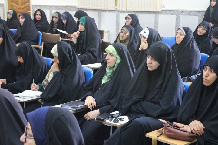 تصاویر/ نشست تبینی عفاف و حجاب در شهر کرمان