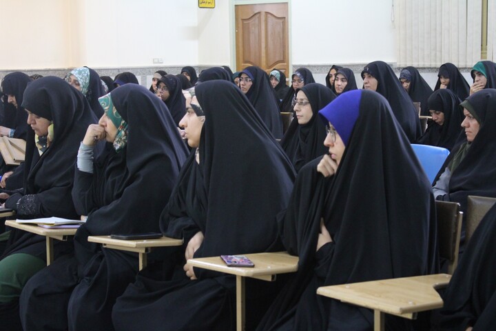 تصاویر/ نشست تبینی عفاف و حجاب در شهر کرمان
