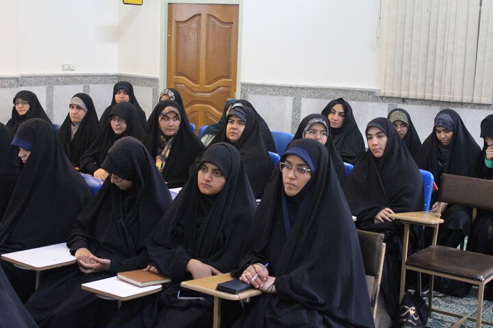 تصاویر/ نشست تبینی عفاف و حجاب در شهر کرمان