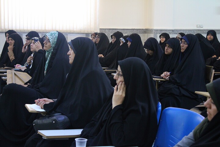 تصاویر/ نشست تبینی عفاف و حجاب در شهر کرمان