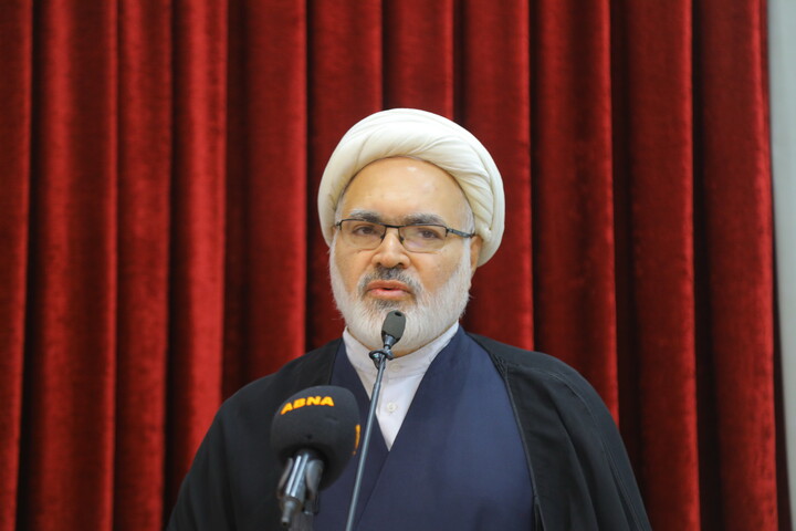 تصاویر / مراسم رونمایی از کتاب «فقیهی از کربلا» در قم