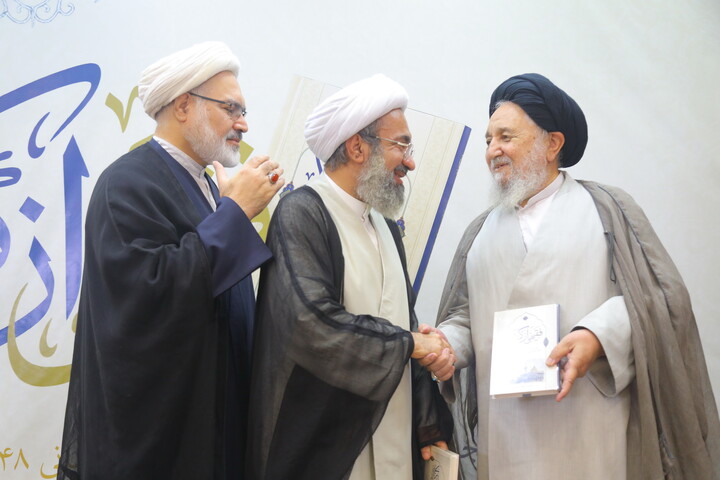 تصاویر / مراسم رونمایی از کتاب «فقیهی از کربلا» در قم
