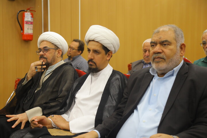تصاویر / مراسم رونمایی از کتاب «فقیهی از کربلا» در قم