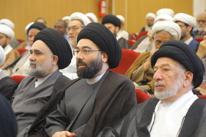 تصاویر / مراسم رونمایی از کتاب «فقیهی از کربلا» در قم