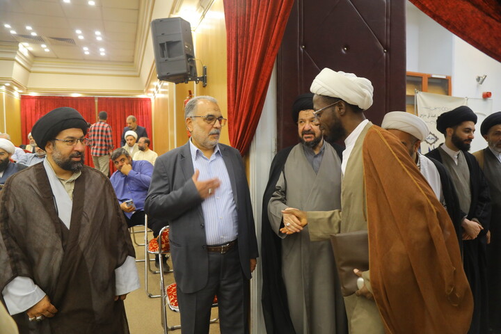 تصاویر / مراسم رونمایی از کتاب «فقیهی از کربلا» در قم