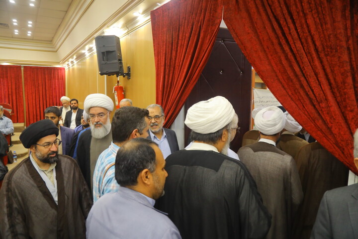 تصاویر / مراسم رونمایی از کتاب «فقیهی از کربلا» در قم