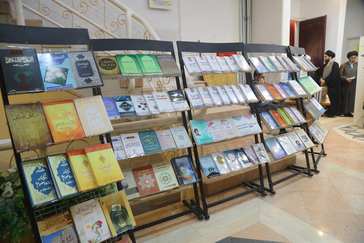 تصاویر / مراسم رونمایی از کتاب «فقیهی از کربلا» در قم