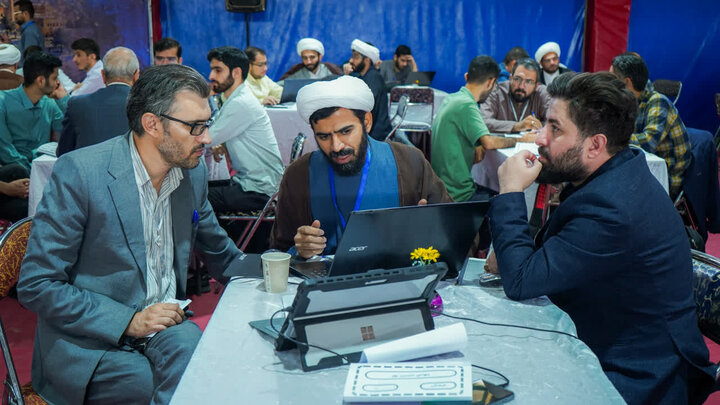 تصاویر/آغاز به کار سومین رویداد بین‌المللی حل مسئله «پاسخ» در اراک