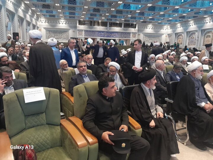 تصاویر/حضور نماینده ولی‌فقیه در استان مرکزی در سی و سومین اجلاس سراسری اقامه نماز کشور