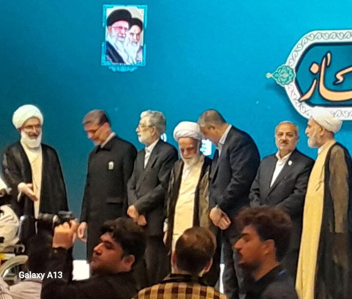 تصاویر/حضور نماینده ولی‌فقیه در استان مرکزی در سی و سومین اجلاس سراسری اقامه نماز کشور