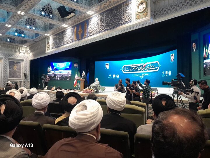 تصاویر/حضور نماینده ولی‌فقیه در استان مرکزی در سی و سومین اجلاس سراسری اقامه نماز کشور