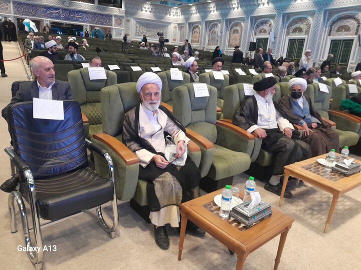 تصاویر/حضور نماینده ولی‌فقیه در استان مرکزی در سی و سومین اجلاس سراسری اقامه نماز کشور