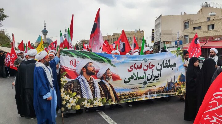 تصاویر |حضورمقتدارنه روحانیون نهادهای حوزوی اصفهان در رزمایش جانفدا