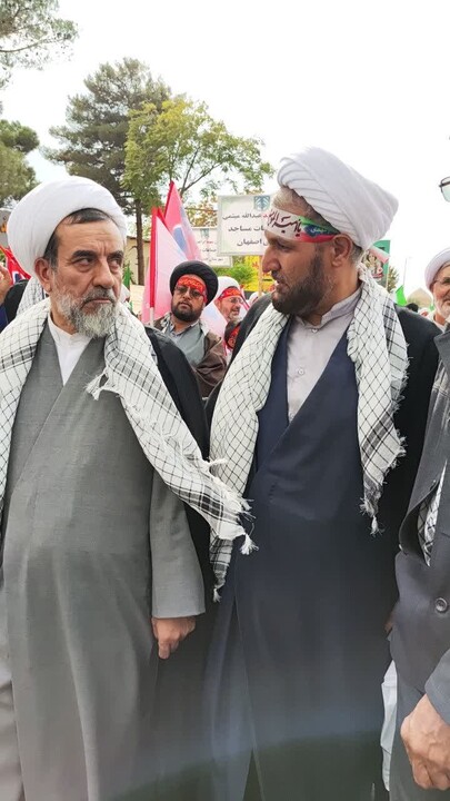 تصاویر |حضورمقتدارنه روحانیون نهادهای حوزوی اصفهان در رزمایش جانفدا