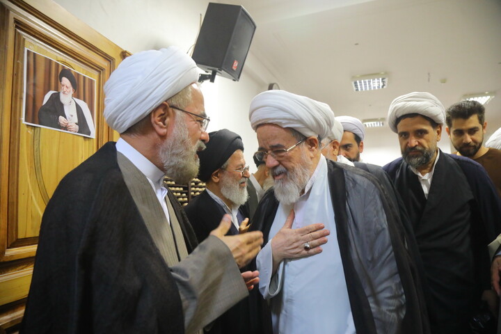 تصاویر/ مراسم بزرگداشت آیت الله العظمی شبیری زنجانی توسط آیت الله العظمی جوادی آملی