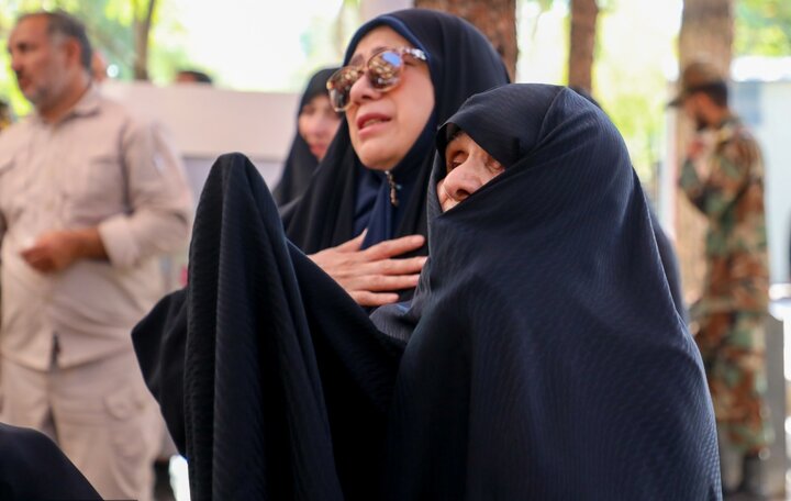 تصاویر/ تشییع و تدفین پیکر شهید گندمی پس از ۴۰ سال